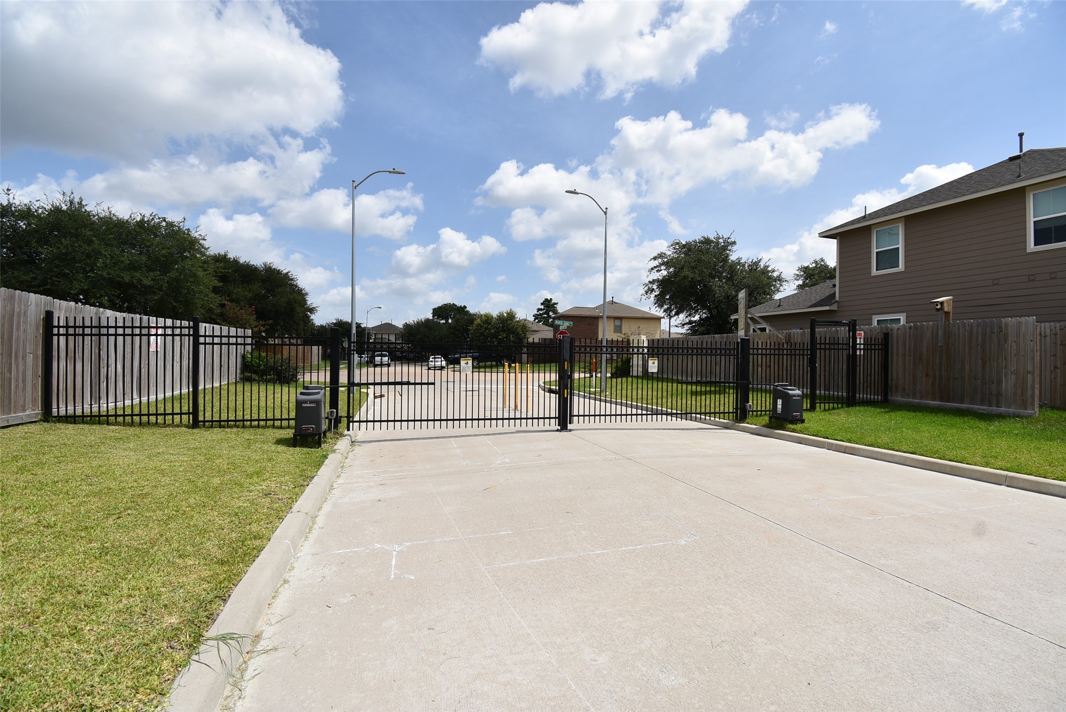 2819 Topiary Lane Houston, TX 77014 - Photo 1 of 31 Private Gated subdivision