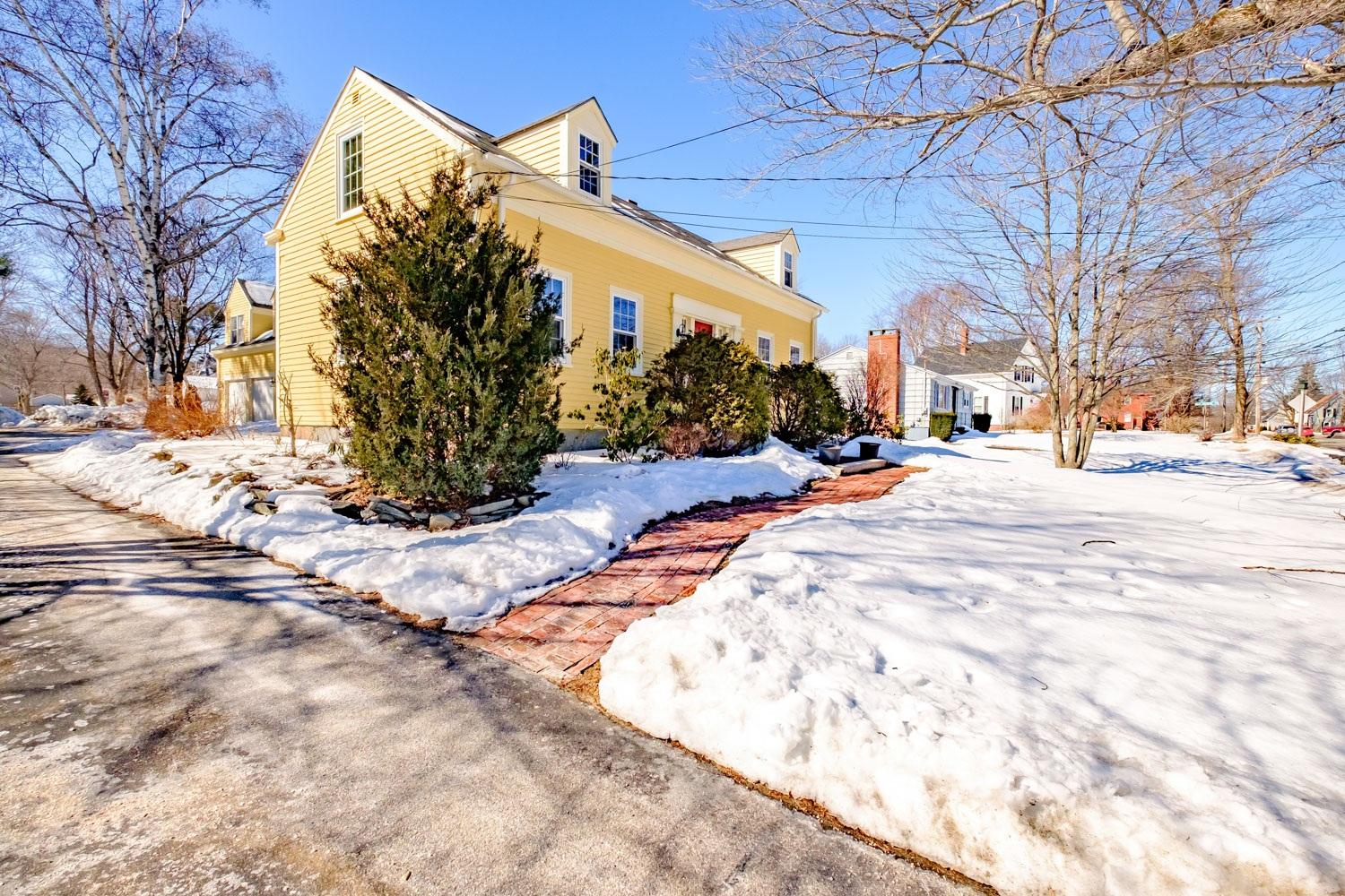 131 Spring Street Westbrook, ME 04092 - Photo 3 of 28 20190226gp-61006
