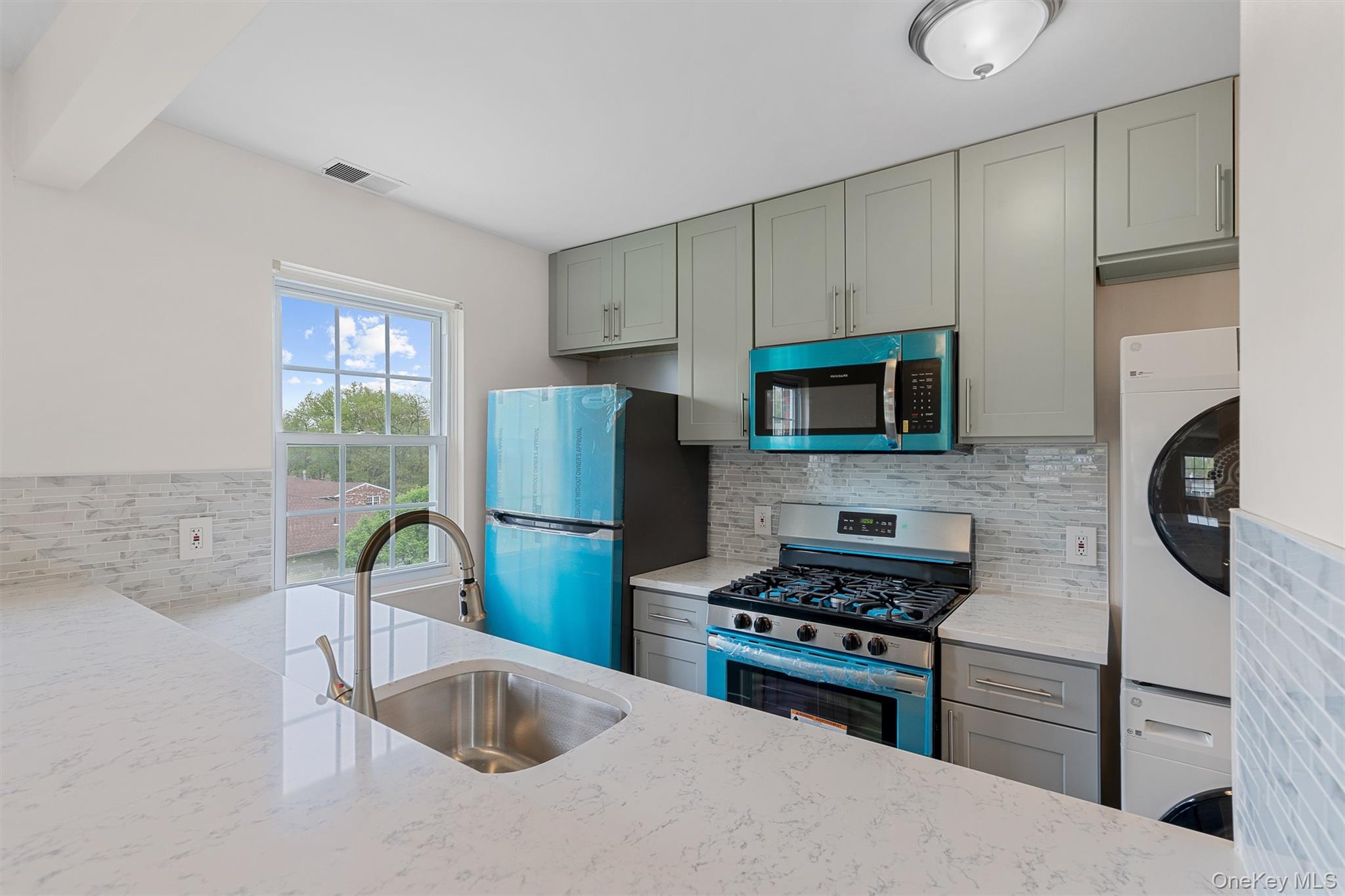 276 Temple Hill Road, Unit 1602 New Windsor, NY 12553 - Photo 11 of 29