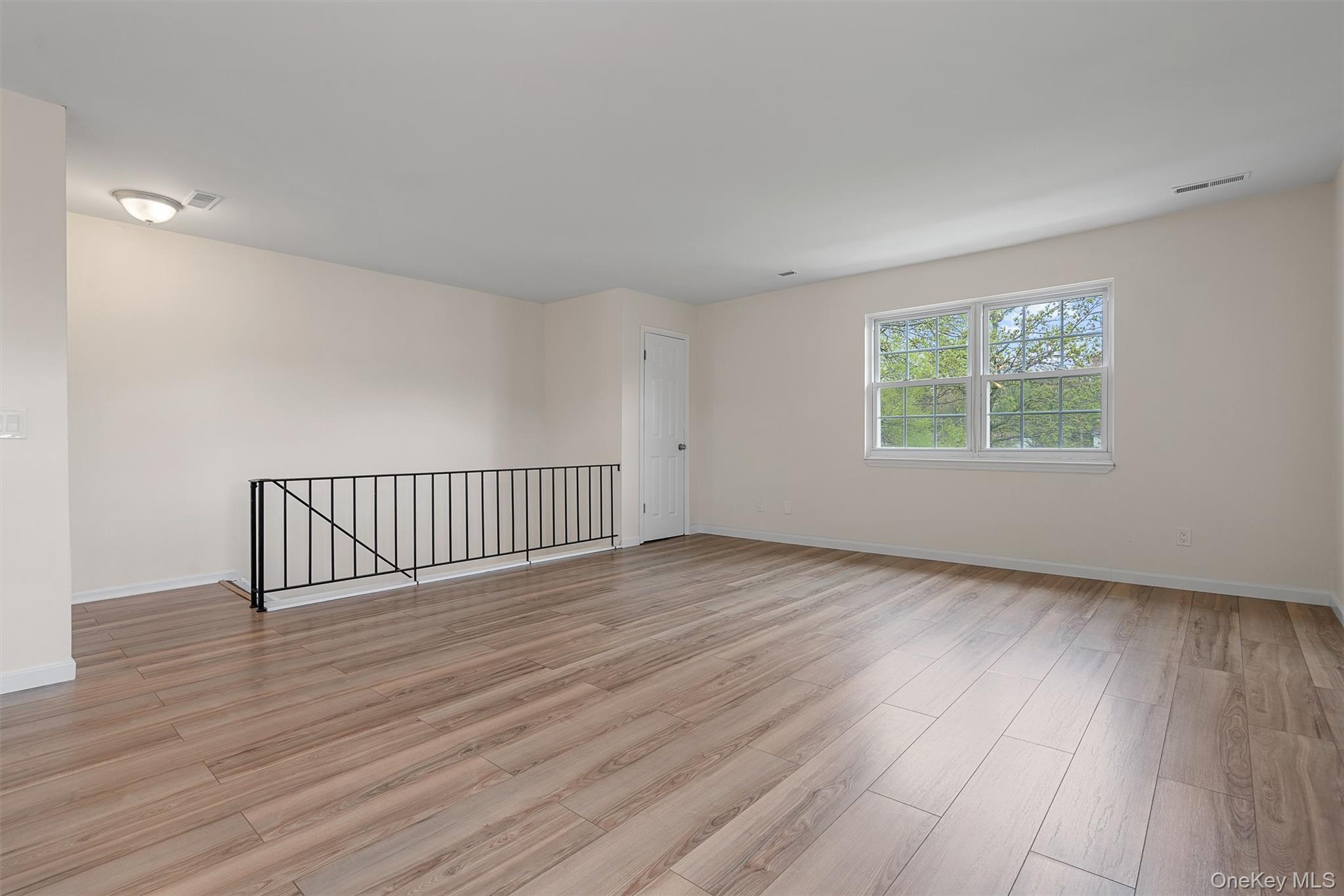 276 Temple Hill Road, Unit 1602 New Windsor, NY 12553 - Photo 4 of 29