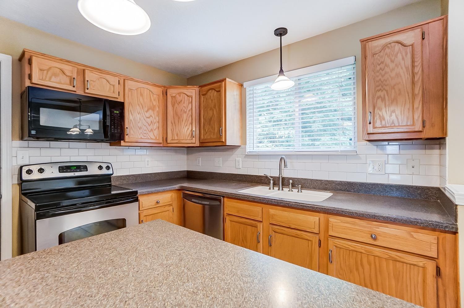 1549 Creekside Road Amelia, OH 45102 - Photo 12 of 35