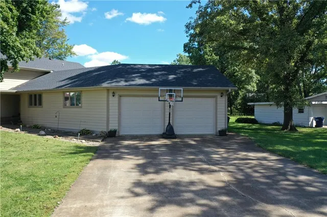 $279,000 | 201 Percy Lane, Brookfield, MO 64628