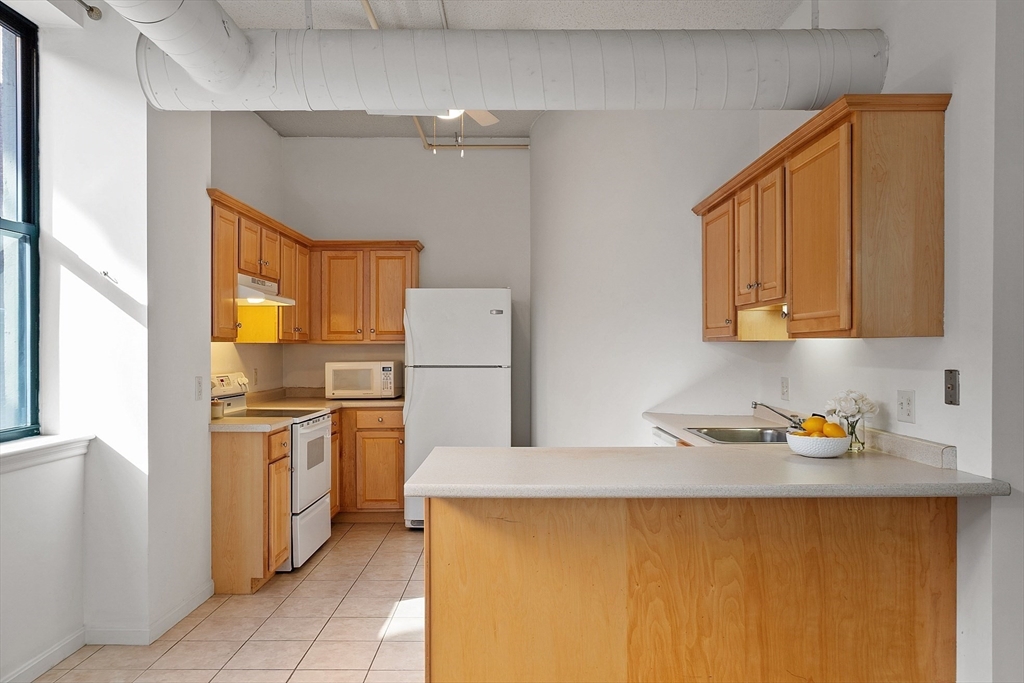 23-33 Middle Street, Unit 6 Lowell, MA 01852 - Photo 9 of 24