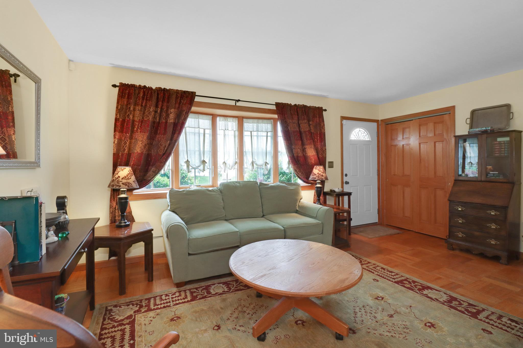 98 Winding Way Hamilton, NJ 08620 - Photo 14 of 34 Gallery Image 14