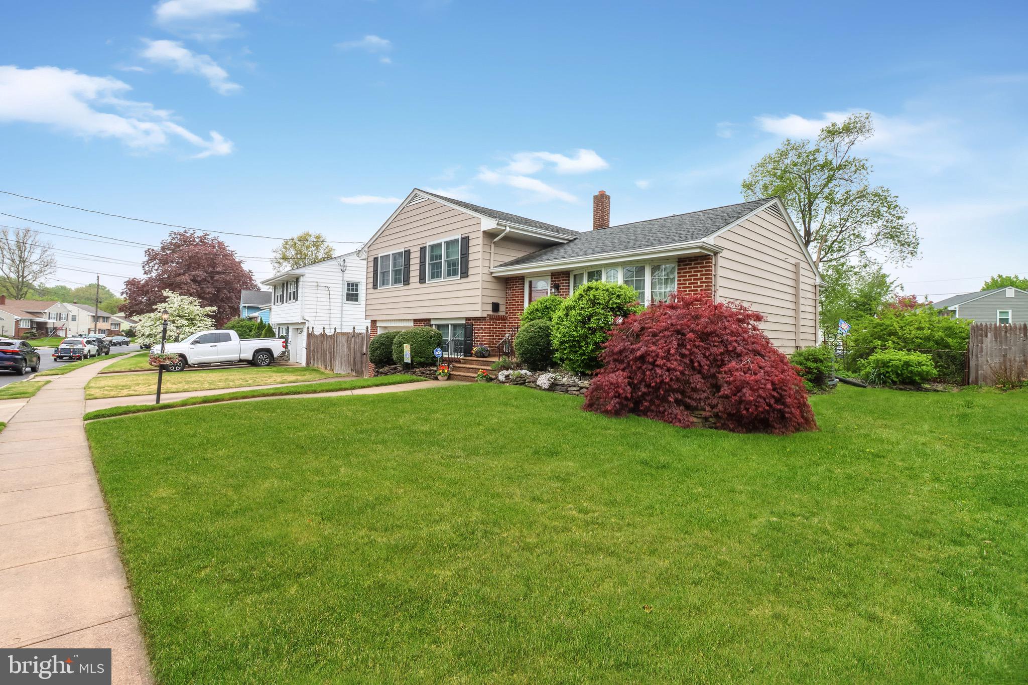 98 Winding Way Hamilton, NJ 08620 - Photo 3 of 34 Gallery Image 3