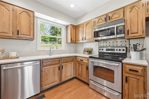 $534,900 | 180 Spring Oaks Drive, Ballwin, MO 63011