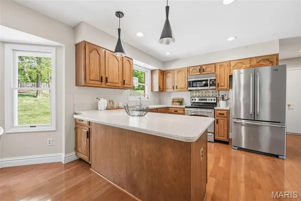$534,900 | 180 Spring Oaks Drive, Ballwin, MO 63011