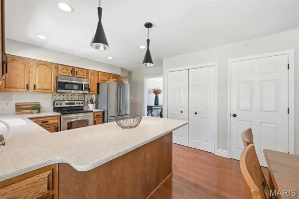 $534,900 | 180 Spring Oaks Drive, Ballwin, MO 63011