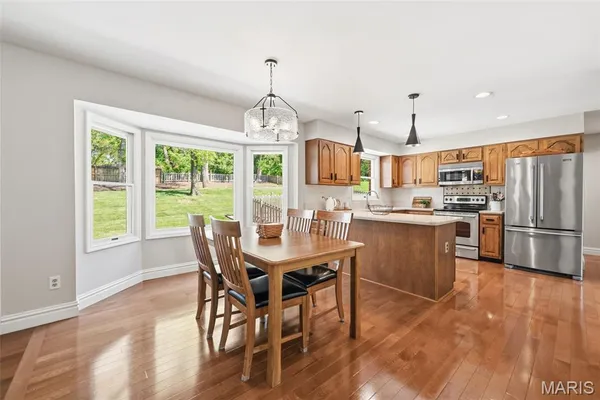 $534,900 | 180 Spring Oaks Drive, Ballwin, MO 63011