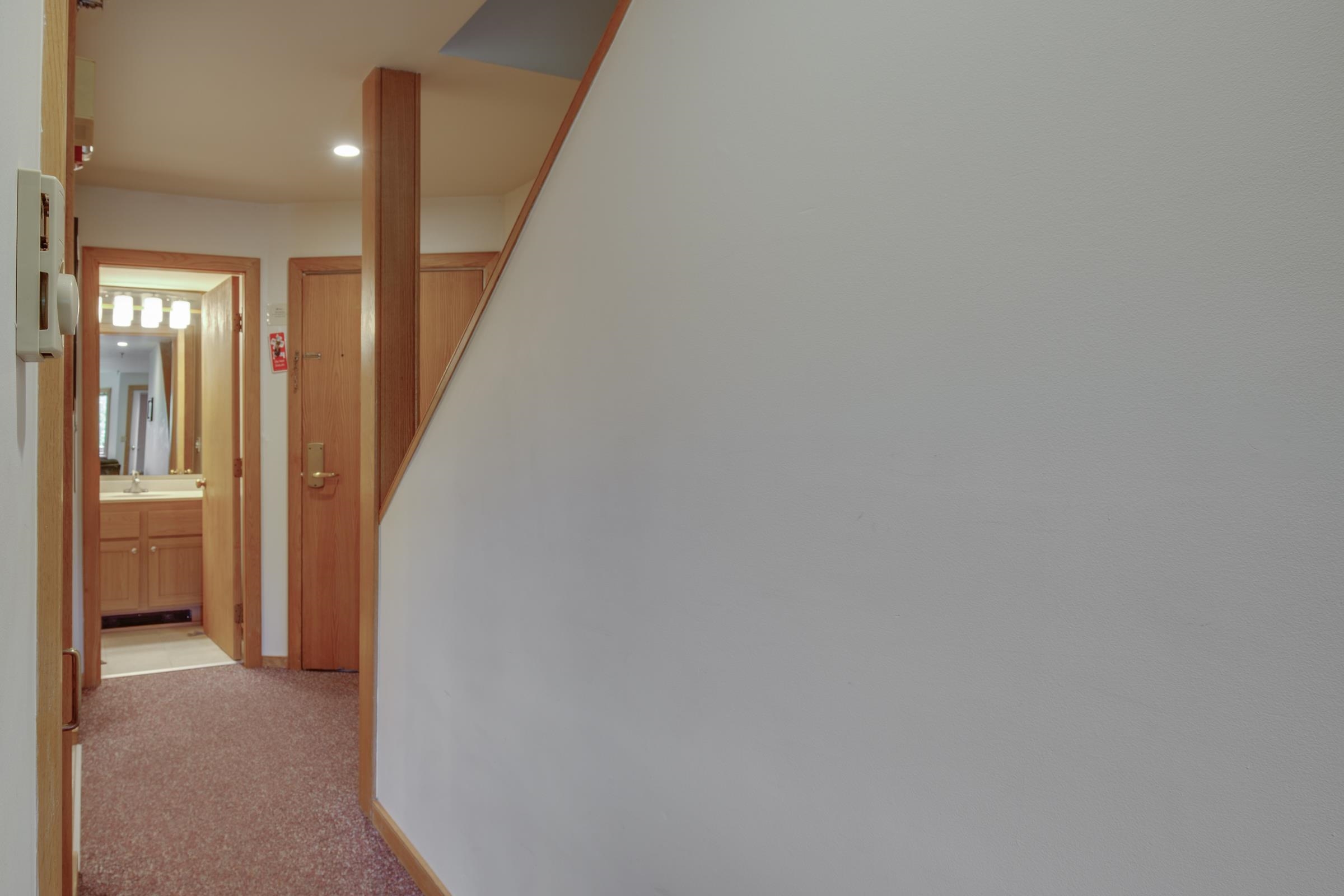 57 High Ridge Road, Unit B18 Killington, VT 05751 - Photo 11 of 25 Gallery Image 11