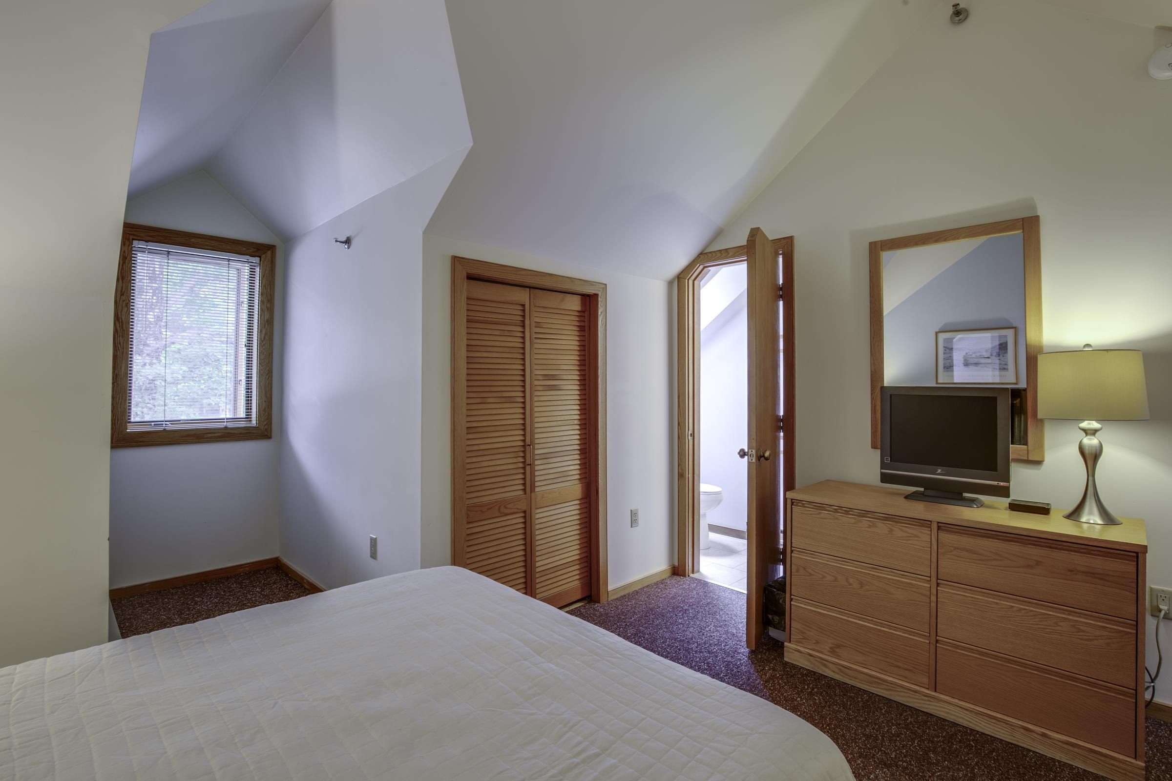57 High Ridge Road, Unit B18 Killington, VT 05751 - Photo 17 of 25 Gallery Image 17