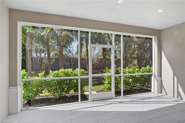 $3,200 | 286 Indies Drive East, Unit 101, Naples, FL 34114