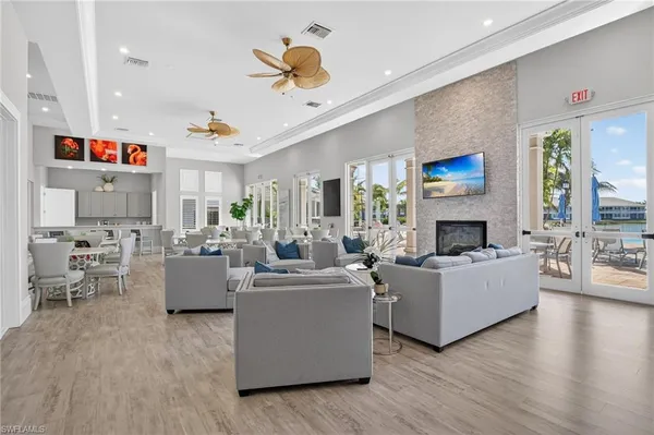 $3,200 | 286 Indies Drive East, Unit 101, Naples, FL 34114