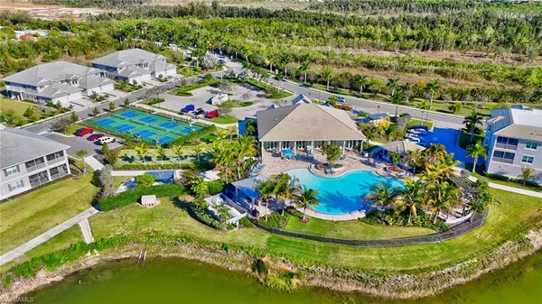 $3,200 | 286 Indies Drive East, Unit 101, Naples, FL 34114