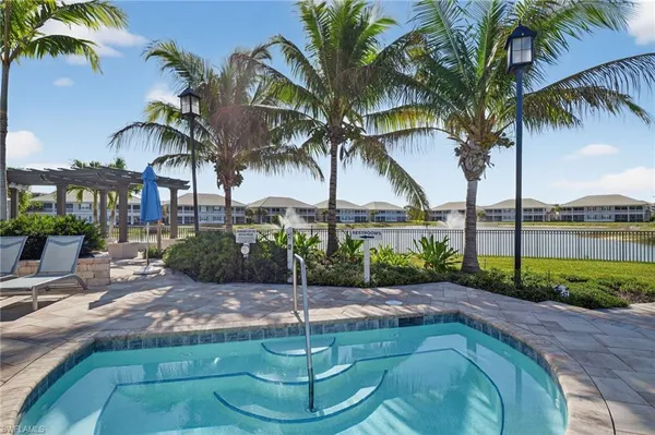 $3,200 | 286 Indies Drive East, Unit 101, Naples, FL 34114