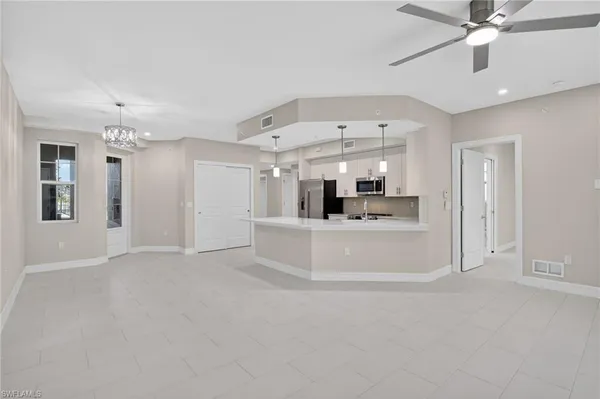 $3,200 | 286 Indies Drive East, Unit 101, Naples, FL 34114