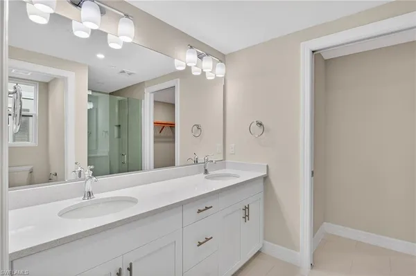 $3,200 | 286 Indies Drive East, Unit 101, Naples, FL 34114