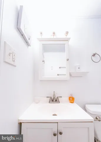 $369,900 | 33 Stratford Avenue, Ewing, NJ 08618