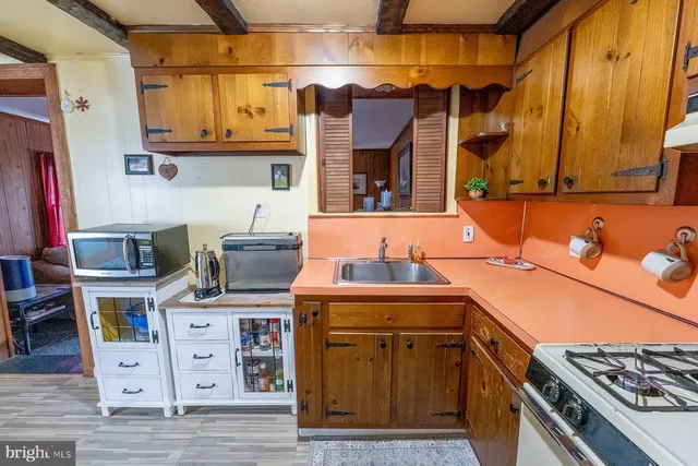 $369,900 | 33 Stratford Avenue, Ewing, NJ 08618