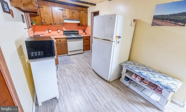 $369,900 | 33 Stratford Avenue, Ewing, NJ 08618