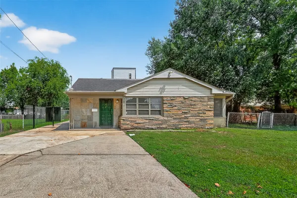 $1,900 | 3817 Anita Street, Houston, TX 77004