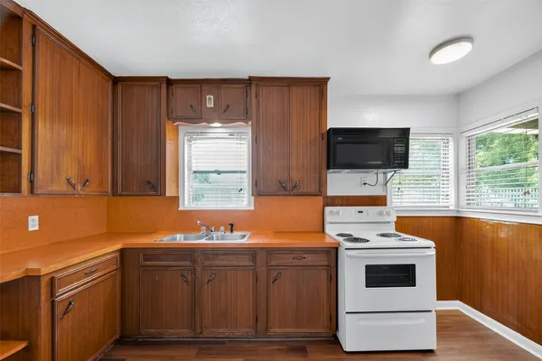 $1,900 | 3817 Anita Street, Houston, TX 77004