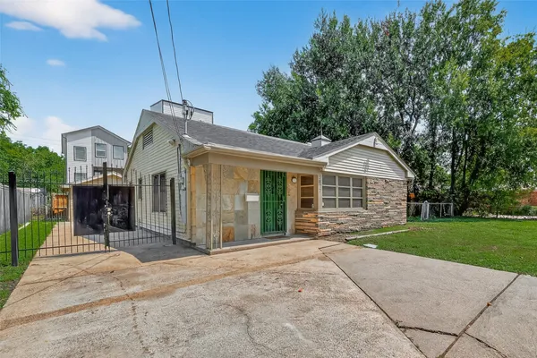 $1,900 | 3817 Anita Street, Houston, TX 77004