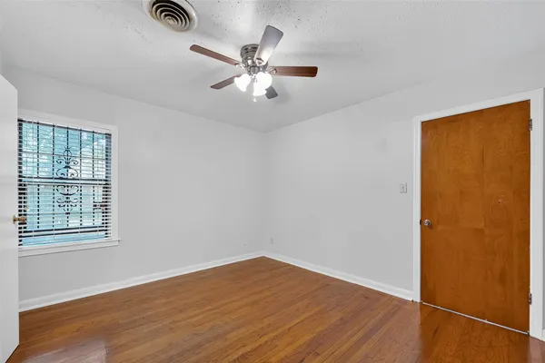 $1,900 | 3817 Anita Street, Houston, TX 77004