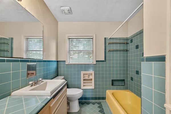 $1,900 | 3817 Anita Street, Houston, TX 77004