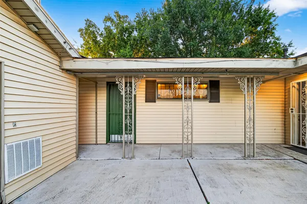 $1,900 | 3817 Anita Street, Houston, TX 77004