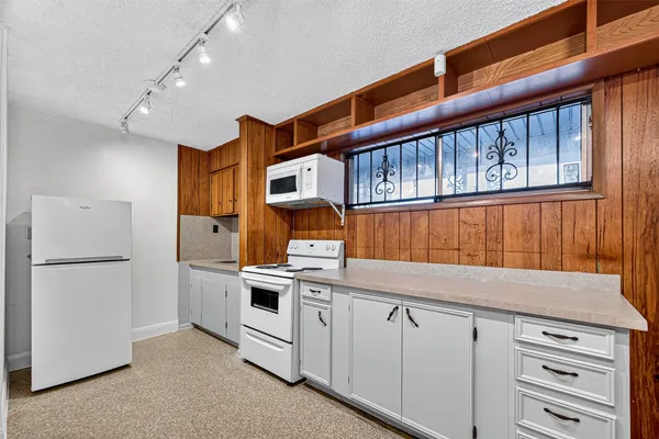 $1,900 | 3817 Anita Street, Houston, TX 77004