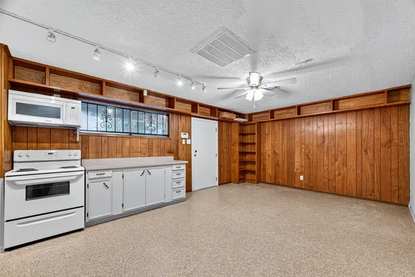 $1,900 | 3817 Anita Street, Houston, TX 77004