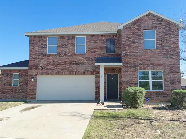 $295,000 | 305 Gypsum Lane, Glenn Heights, TX 75154