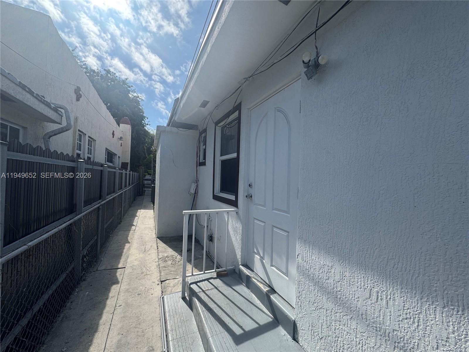 1629 Southwest 10th Street, Unit 1 Miami, FL 33135 - Photo 4 of 10