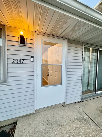 $1,995 | 2347 Carnation Drive, Unit 2347, Crest Hill, IL 60403