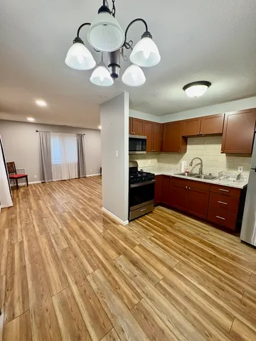 $1,995 | 2347 Carnation Drive, Unit 2347, Crest Hill, IL 60403