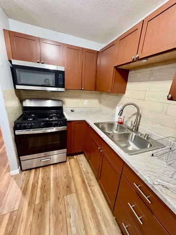 $1,995 | 2347 Carnation Drive, Unit 2347, Crest Hill, IL 60403