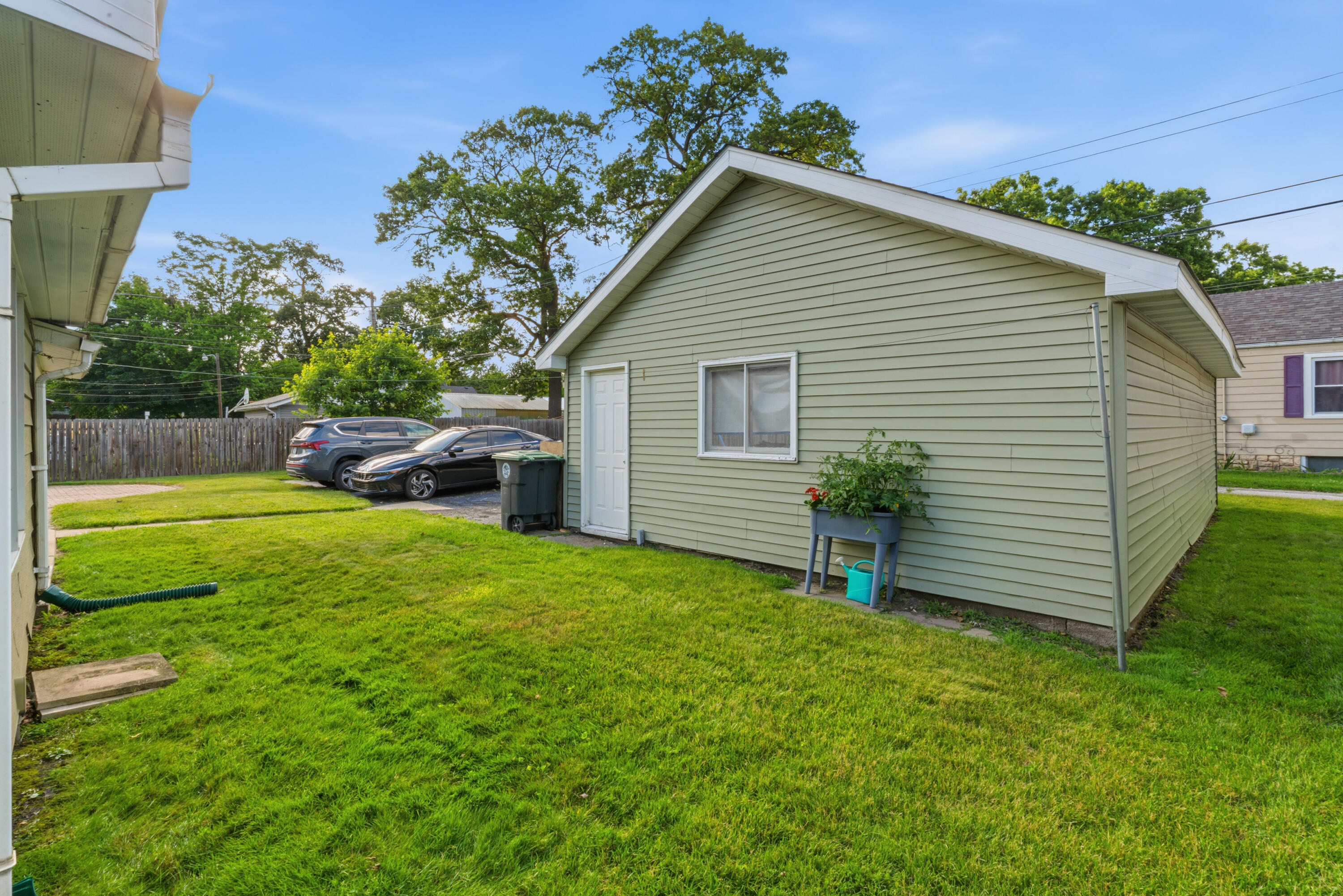 1122 Devonshire Street Hobart, IN 46342 - Photo 29 of 33 3000x2002