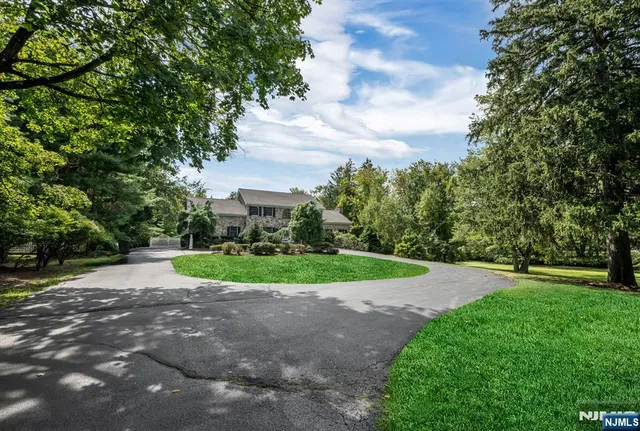 $2,295,000 | 193 Pulis Avenue, Franklin Lakes, NJ 07417