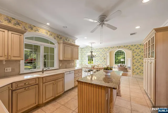 $2,295,000 | 193 Pulis Avenue, Franklin Lakes, NJ 07417