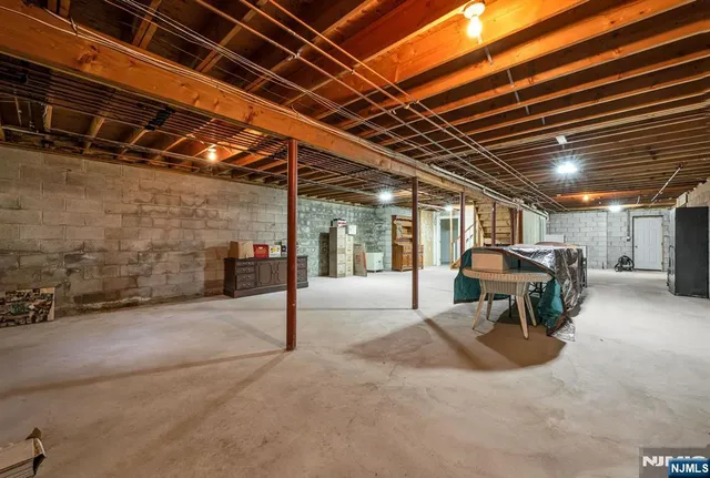 $2,295,000 | 193 Pulis Avenue, Franklin Lakes, NJ 07417