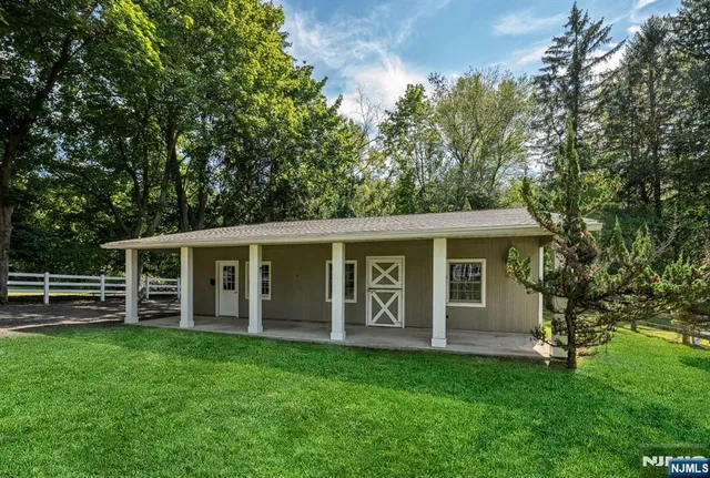 $2,295,000 | 193 Pulis Avenue, Franklin Lakes, NJ 07417