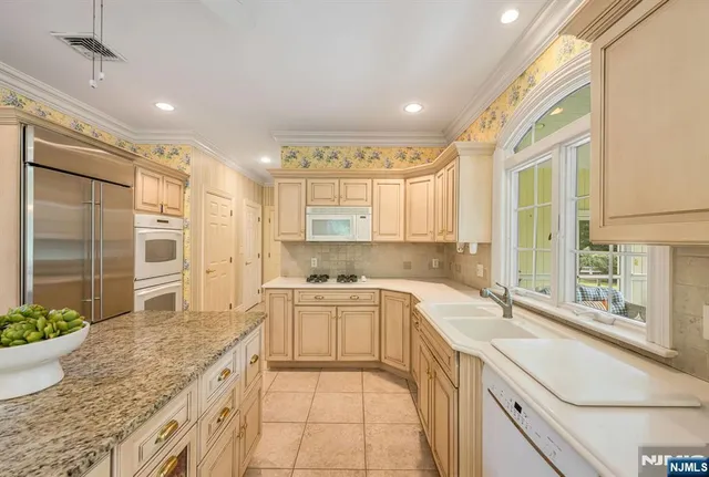 $2,295,000 | 193 Pulis Avenue, Franklin Lakes, NJ 07417