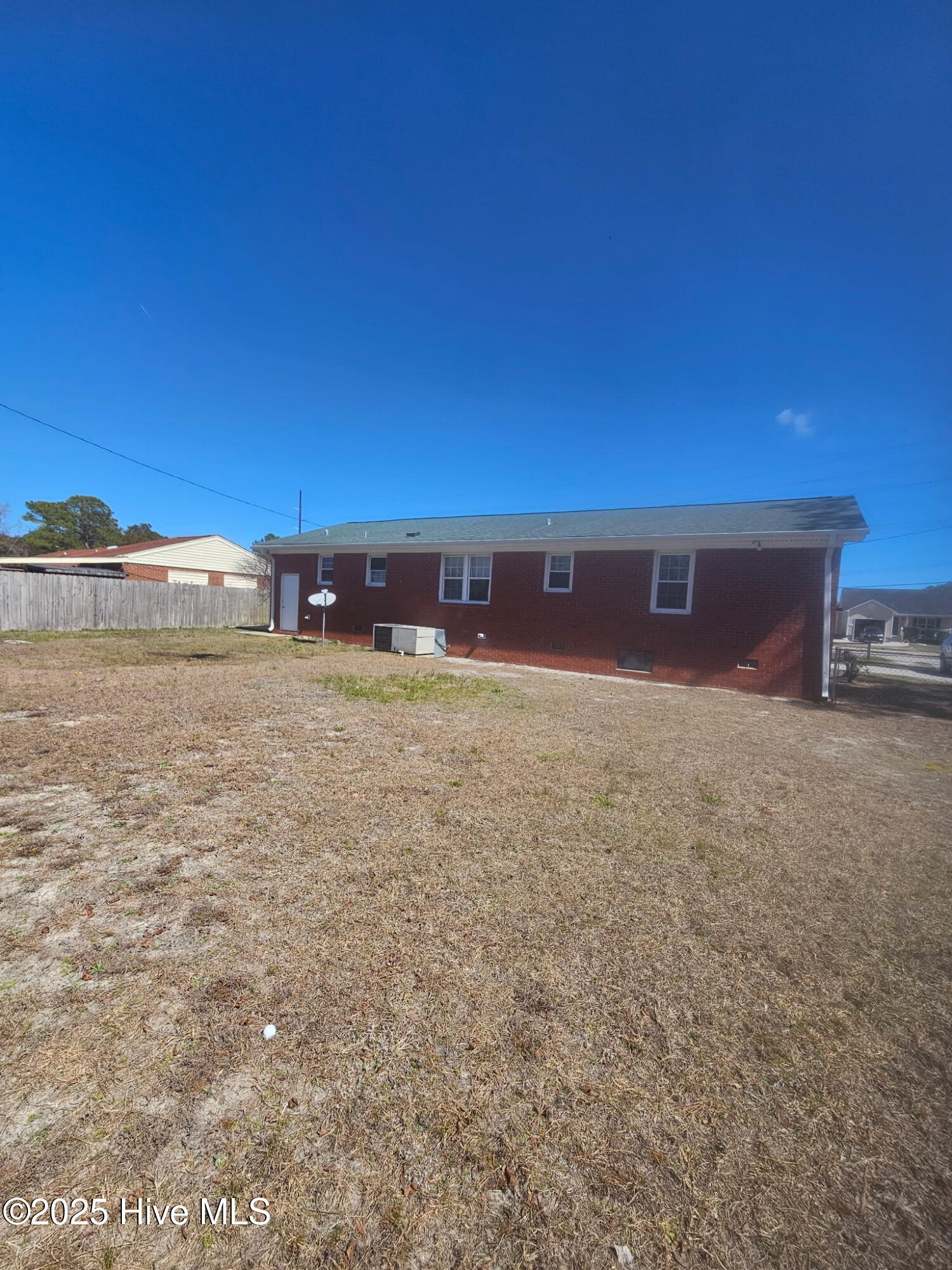 460 Sand Ridge Road Hubert, NC 28539 - Photo 4 of 15 7216823945926220225