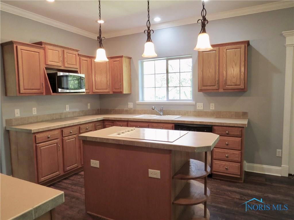 6141 Bay Shore Road Oregon, OH 43616 - Photo 10 of 43 Gallery Image 10