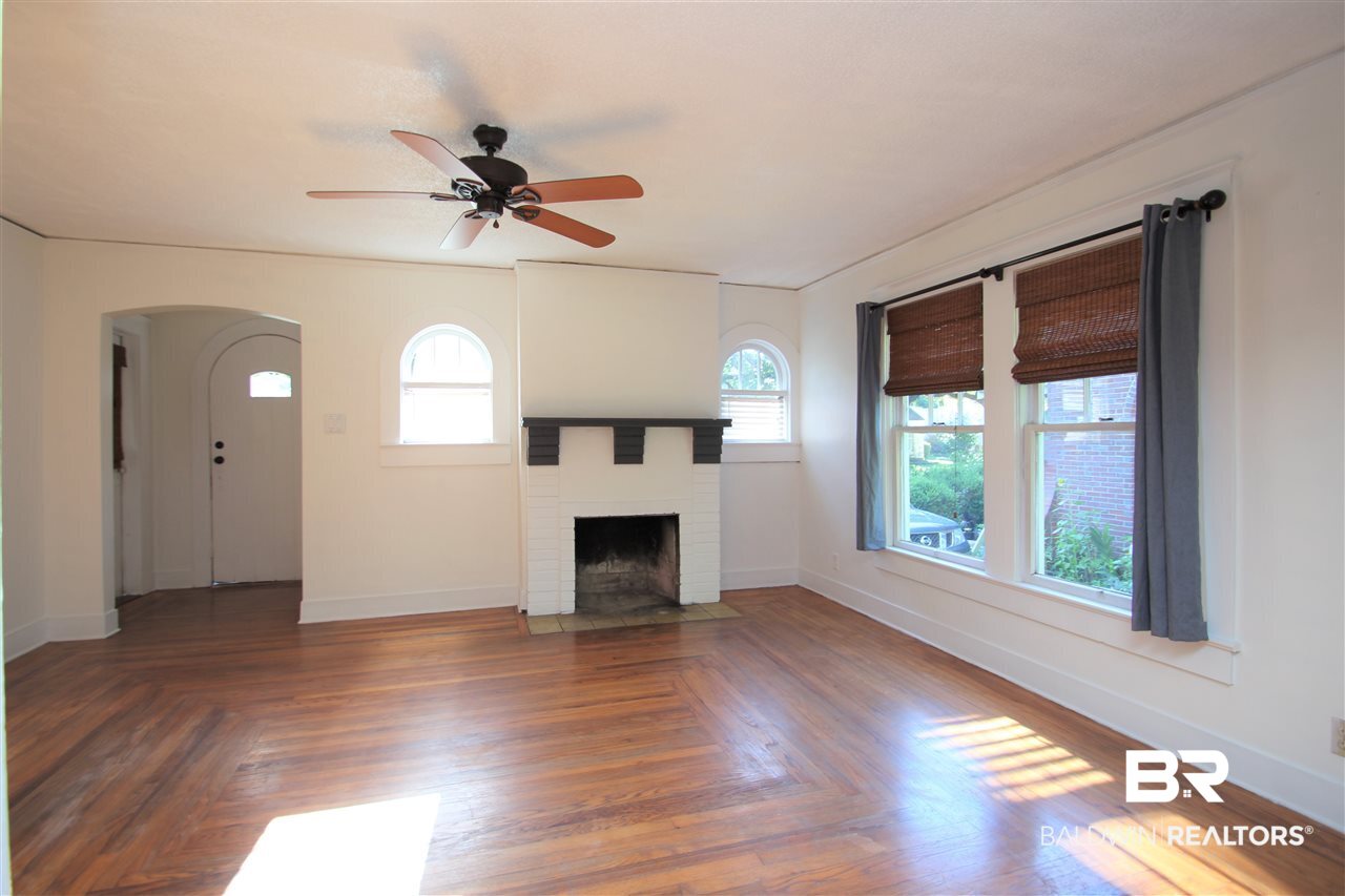 112 Florence Place Mobile, AL 36607 - Photo 2 of 14