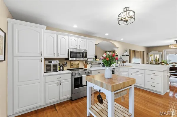 $540,000 | 301 Meadow Chase Drive, Festus, MO 63028