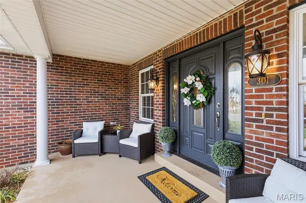 $540,000 | 301 Meadow Chase Drive, Festus, MO 63028