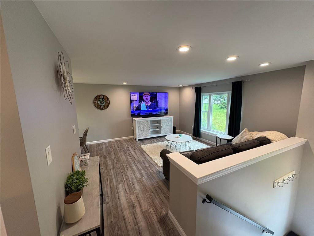 80 Phillips Lane McKees Rocks, PA 15136 - Photo 5 of 20 Gallery Image 5
