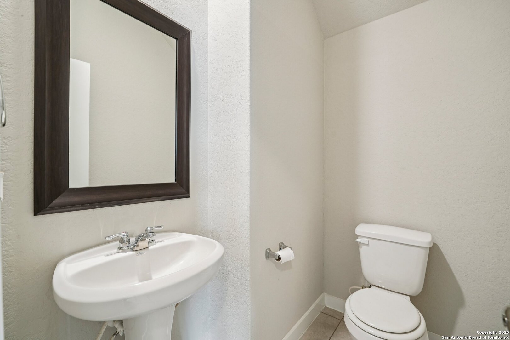 15015 Costa Leon San Antonio, TX 78245 - Photo 12 of 32